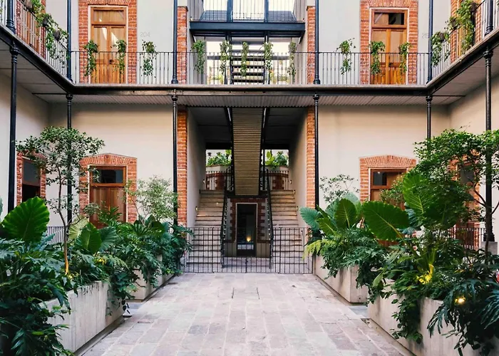 Designer Loft City's Vibrant Centro Apartamento *